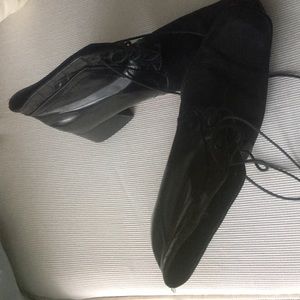 Via Spiga Shoes - Black Suede Ankle Lace-up Boot Via Spiga Shoes - Black Suede Ankle Lace-up Boot
